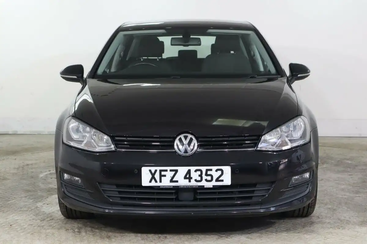 2015-volkswagen-golf-20tdi-match-bmtss-5d-dsg-big-1