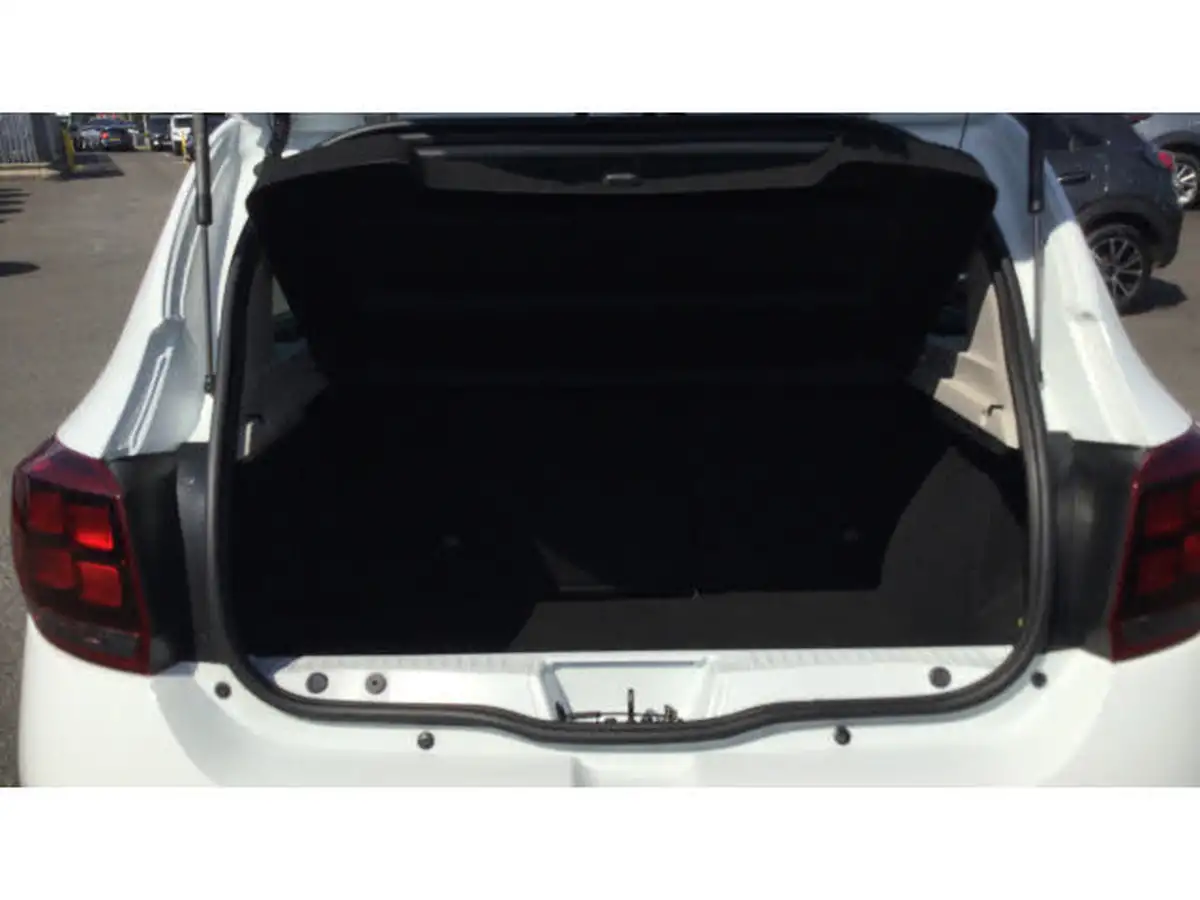 2018-dacia-sandero-10-sce-essential-big-23