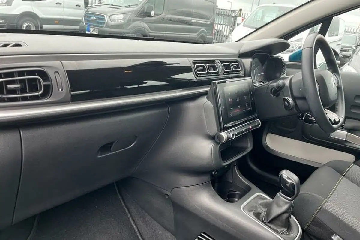 2021-citroen-c3-12-puretech-flair-83ps-big-17