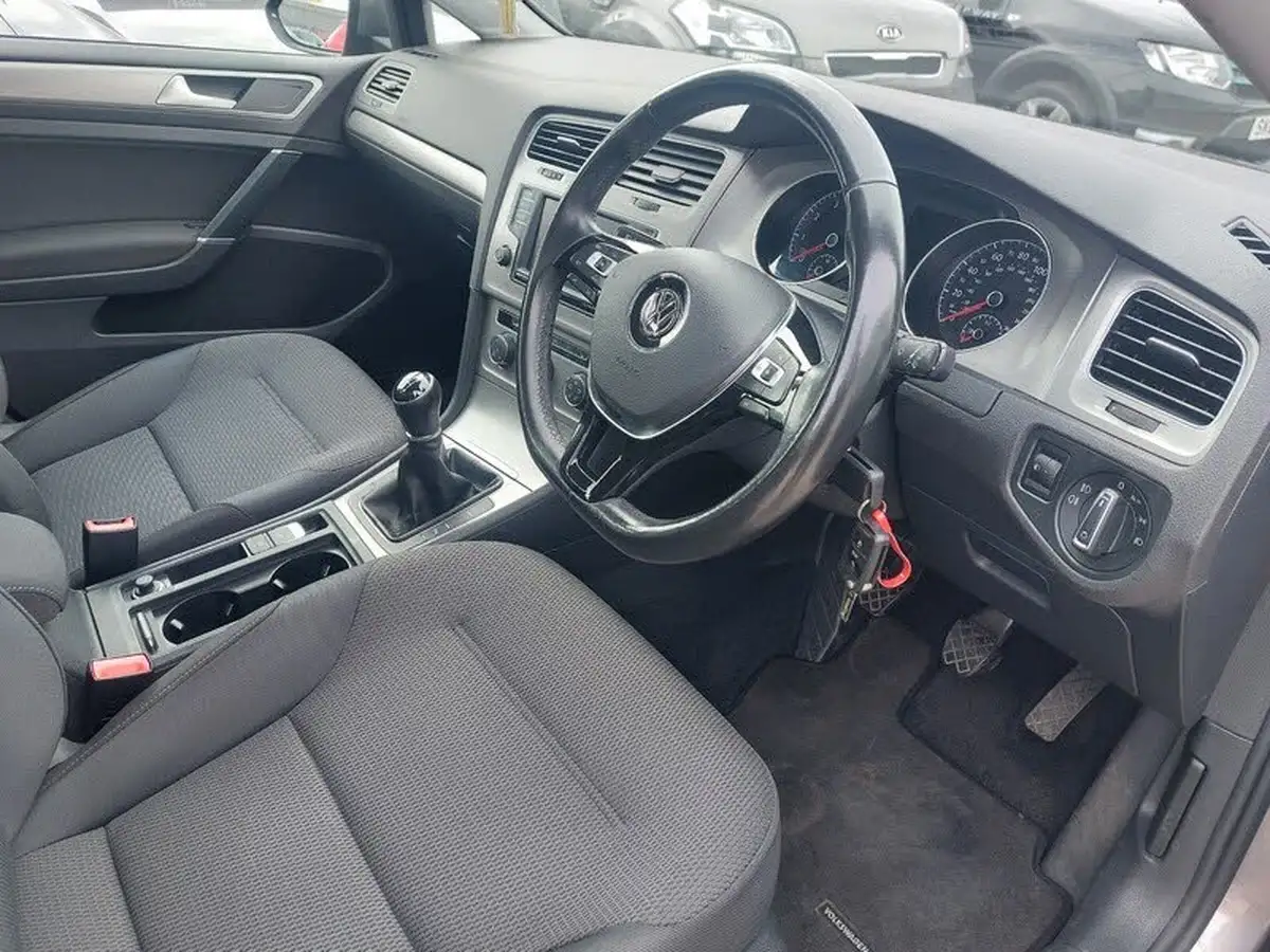 2016-volkswagen-golf-10-tsi-match-bluemotion-edition-5d-dsg-big-9
