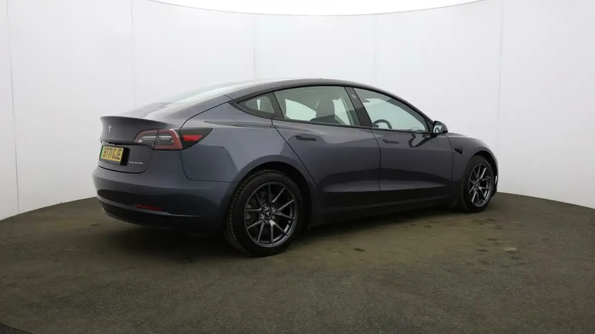 2021-tesla-model-3-e-long-range-awd-big-57