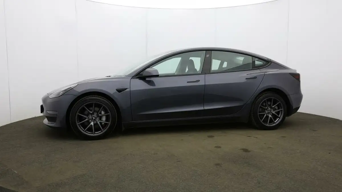 2021-tesla-model-3-e-long-range-awd-big-33