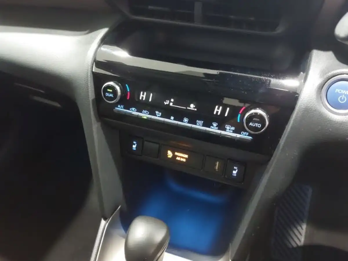 2023-toyota-yaris-cross-15-vvt-i-excel-awd-i-big-13