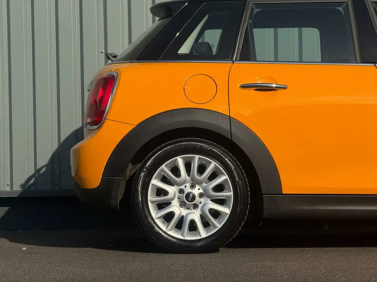 2015-mini-cooper-15-cooper-5d-big-9