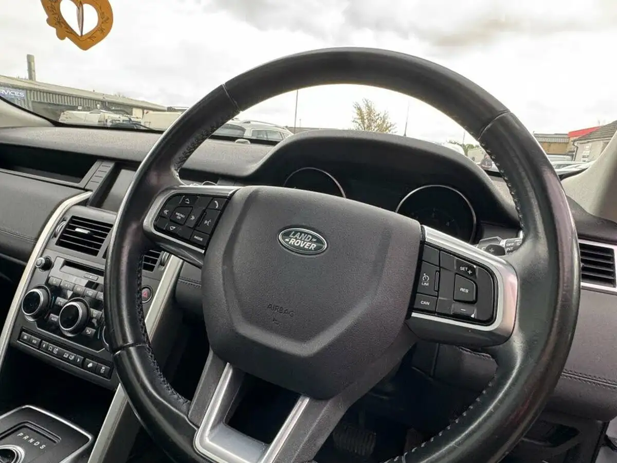 2017-land-rover-discovery-sport-20td4-hse-black-180ps-station-wagon-big-9