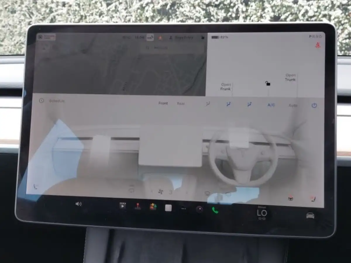 2021-tesla-model-3-e-long-range-awd-big-15