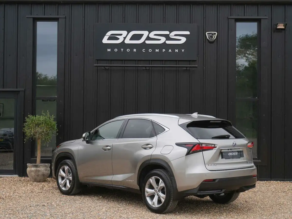 2016-lexus-nx-300h-25-premier-big-2