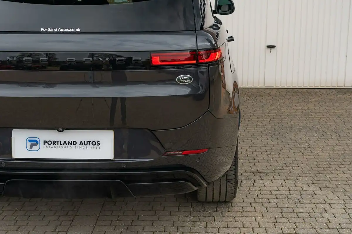 2023-land-rover-range-rover-sport-30-d300-dynamic-se-big-18