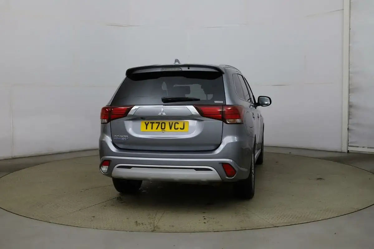 2020-mitsubishi-outlander-24-dynamic-phev-big-5