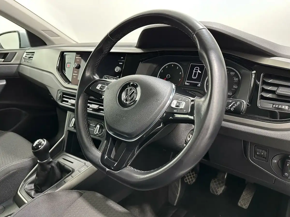 2018-volkswagen-polo-10-tsi-se-big-9