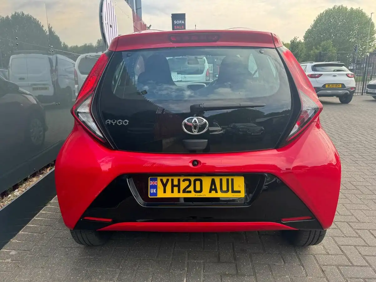 2020-toyota-aygo-10-vvt-i-x-play-big-13