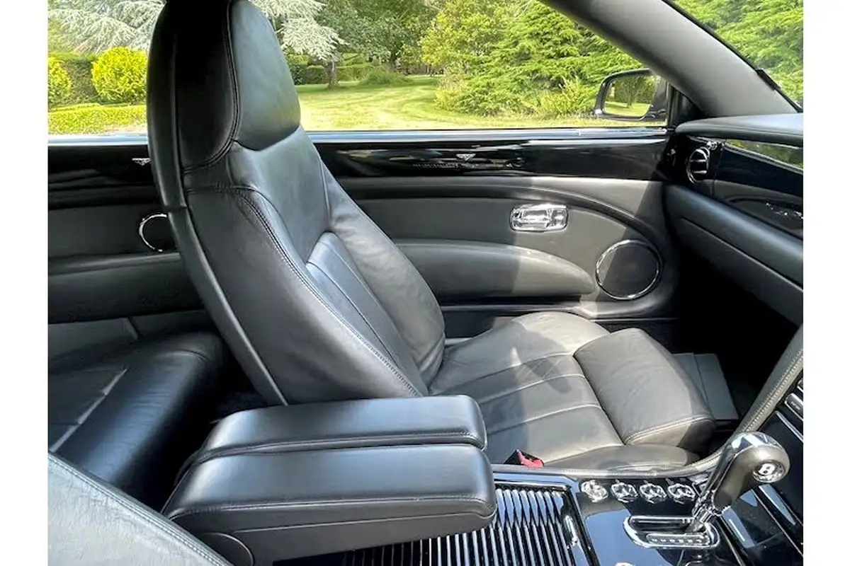 2006-bentley-azure-68-big-20