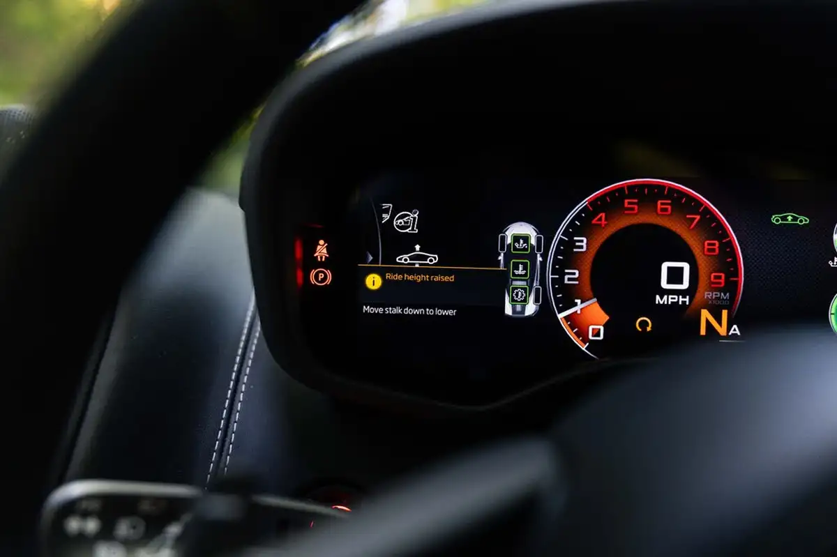 2018-mclaren-570s-38-coupe-big-20