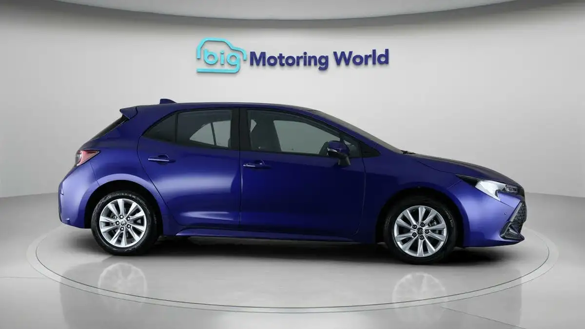 2023-toyota-corolla-18-vvt-i-icon-138bhp-hatchback-5d-big-8