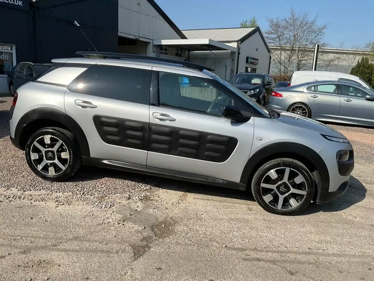 2016-citroen-c4-cactus-16bluehdi-flair-edition-big-61
