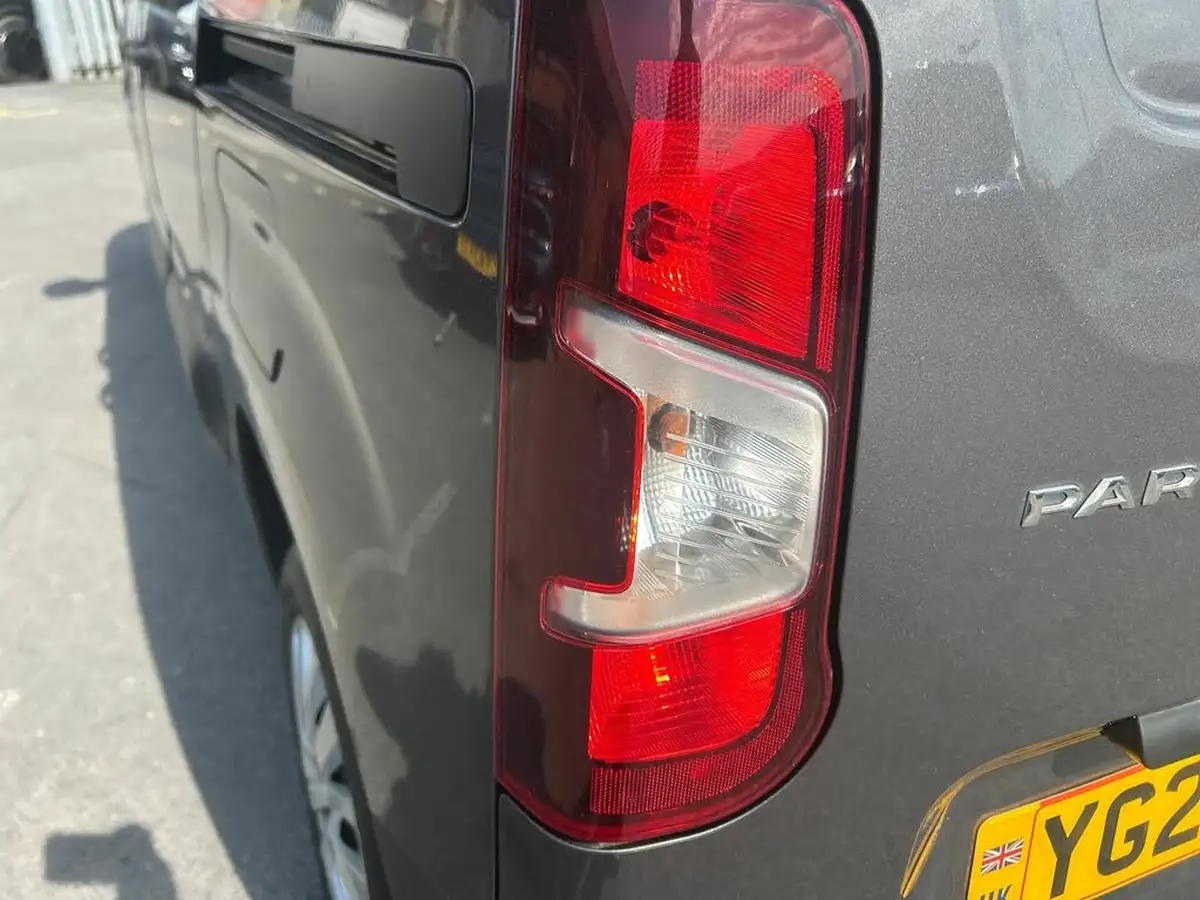 2022-peugeot-partner-15-bluehdi-1000-professional-premium-100pseu6d-big-20