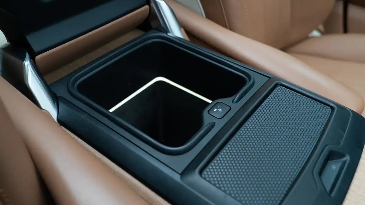 2023-land-rover-range-rover-30-p550e-sv-big-37