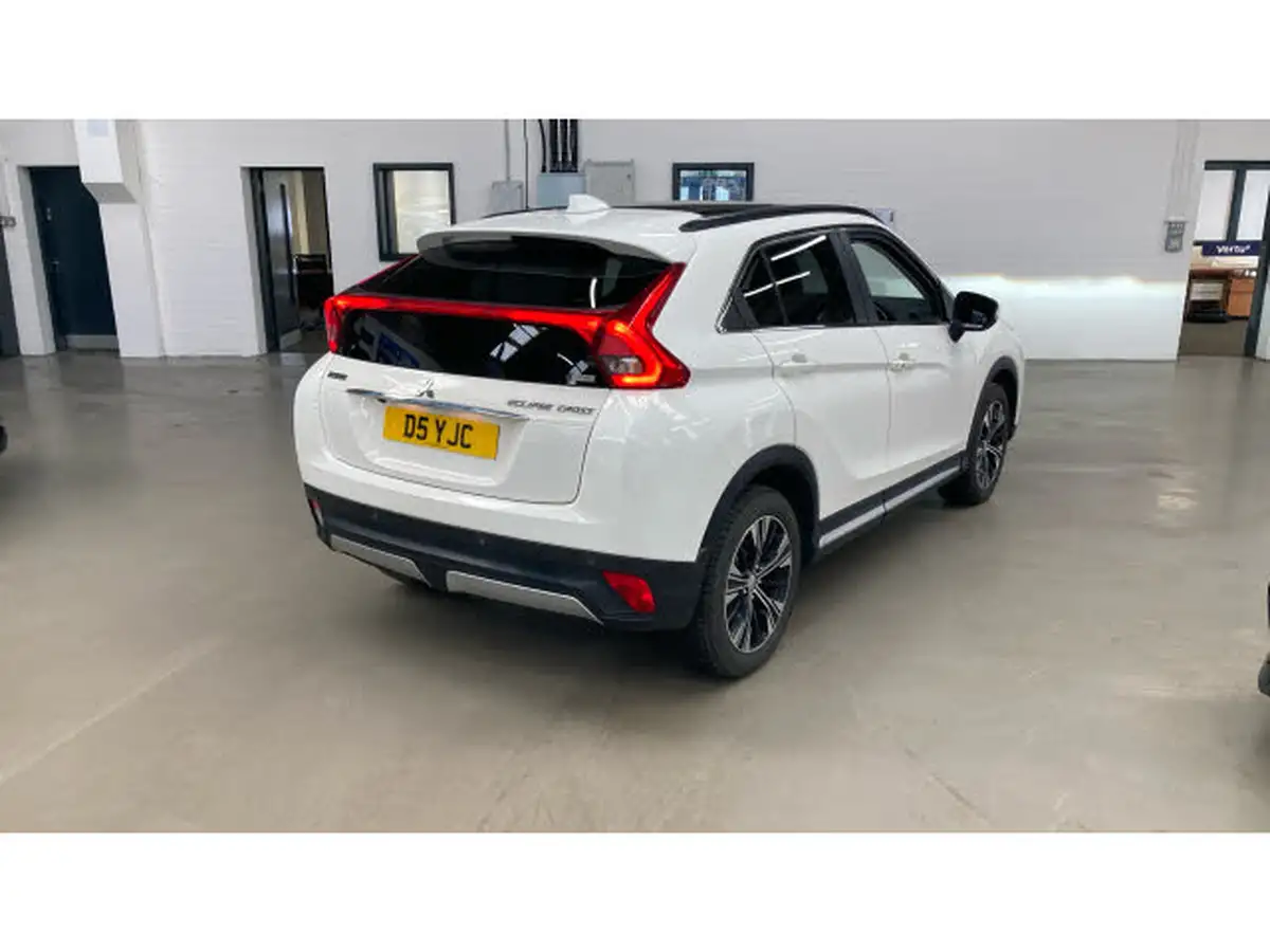 2018-mitsubishi-eclipse-cross-15-4-auto-big-35