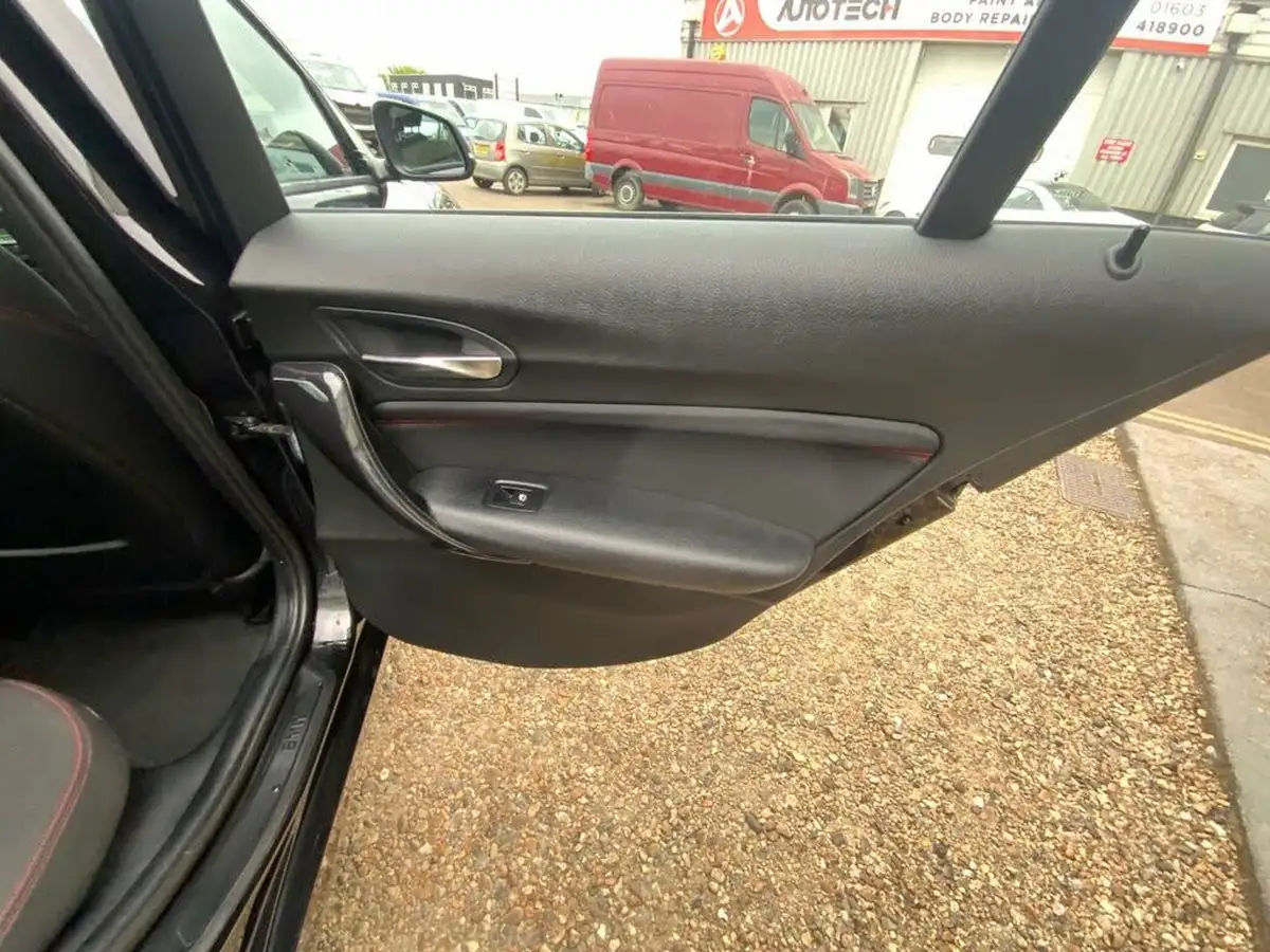 2015-bmw-1-series-20td-116d-sport-5d-big-28