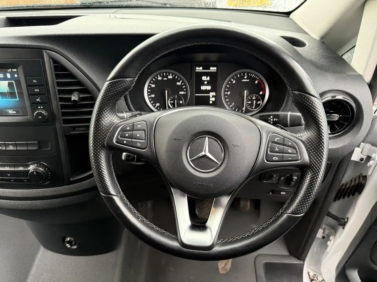2021-mercedes-benz-vito-20cdi-114-progressive-l2-134bhpeu6dt-panel-1749cc-9g-tronic-big-16