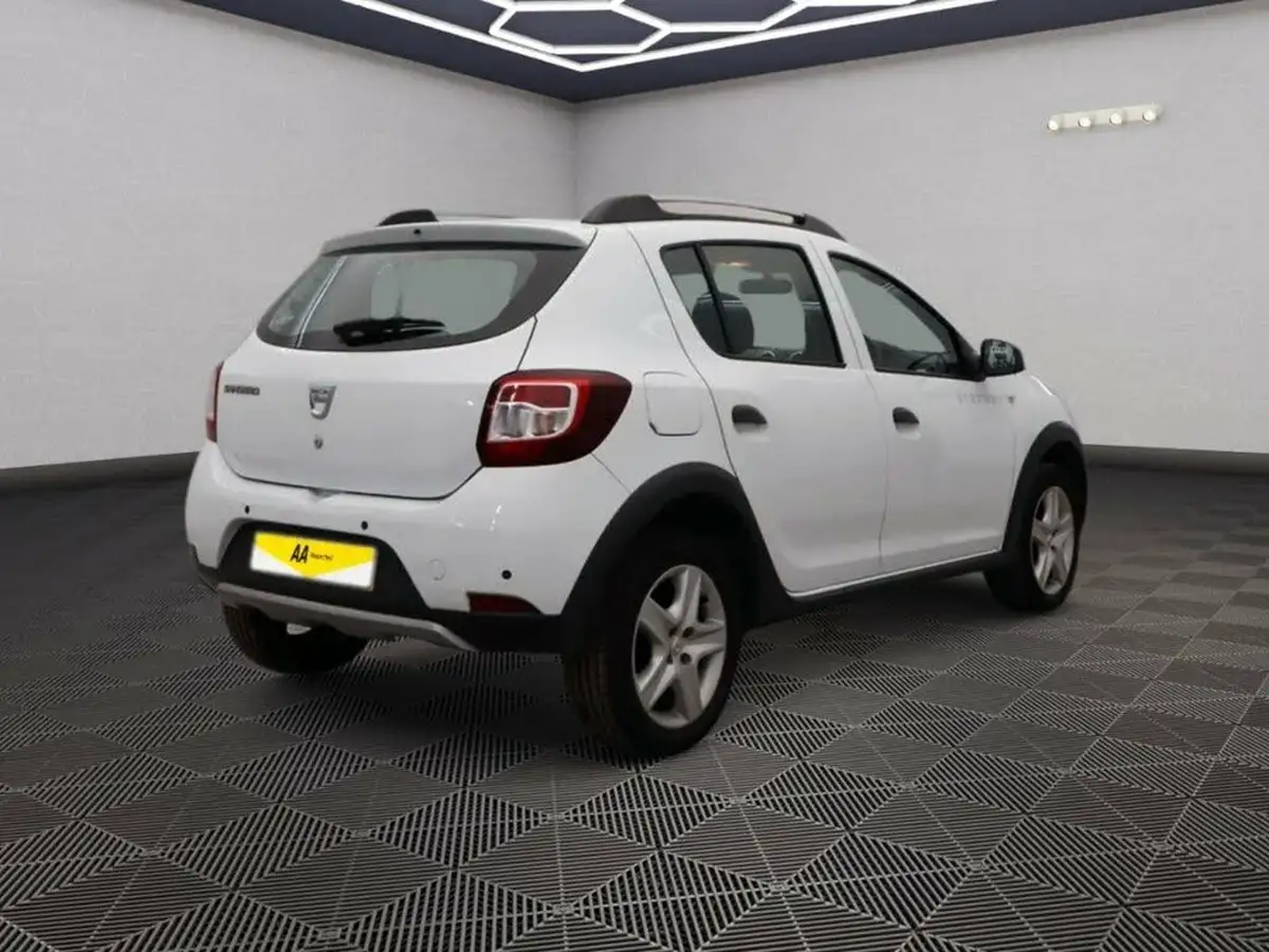 2016-dacia-sandero-stepway-15dci-laureate-big-3