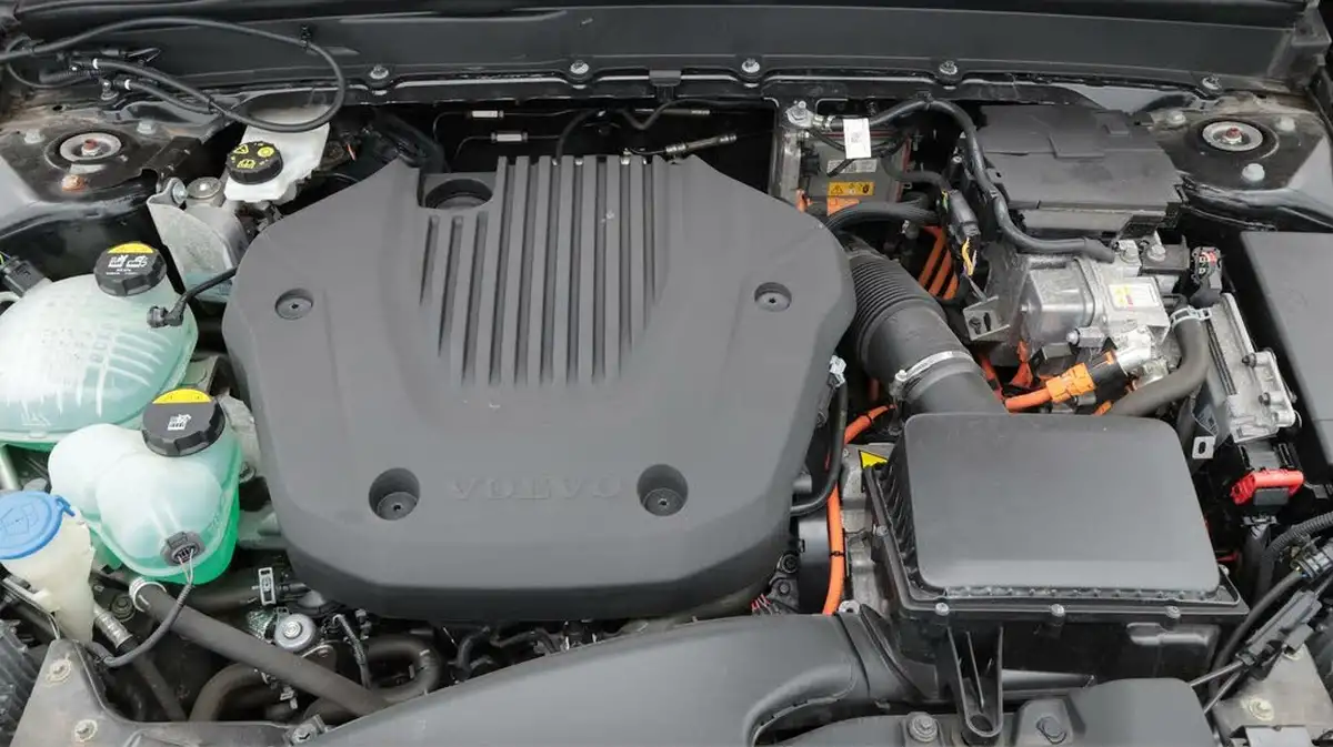 2021-volvo-xc40-15-t5-r-design-pro-262bhp-big-19