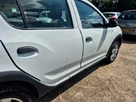 2015-dacia-sandero-stepway-15d-laureate-small-13
