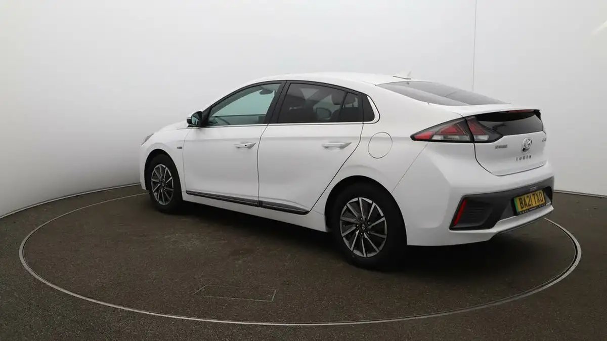 2021-hyundai-ioniq-e-premium-se-electric-100kw-big-5