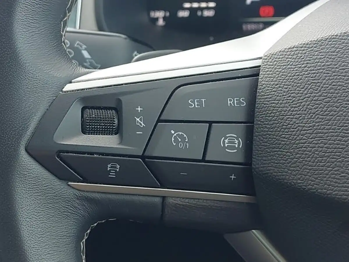 2024-seat-ateca-15-ecotsi-xperience-dsg-big-13
