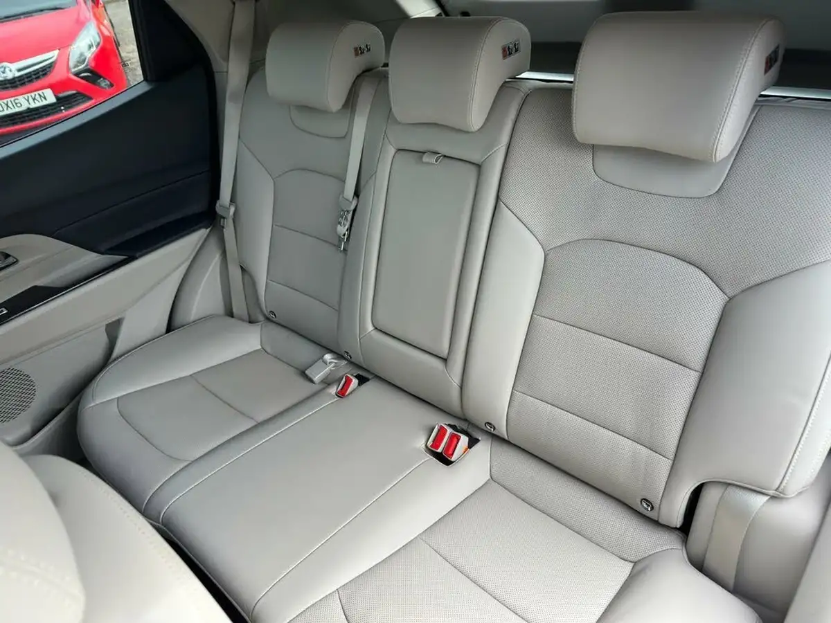 2020-kgm-ssangyong-korando-15-ultimate-big-32