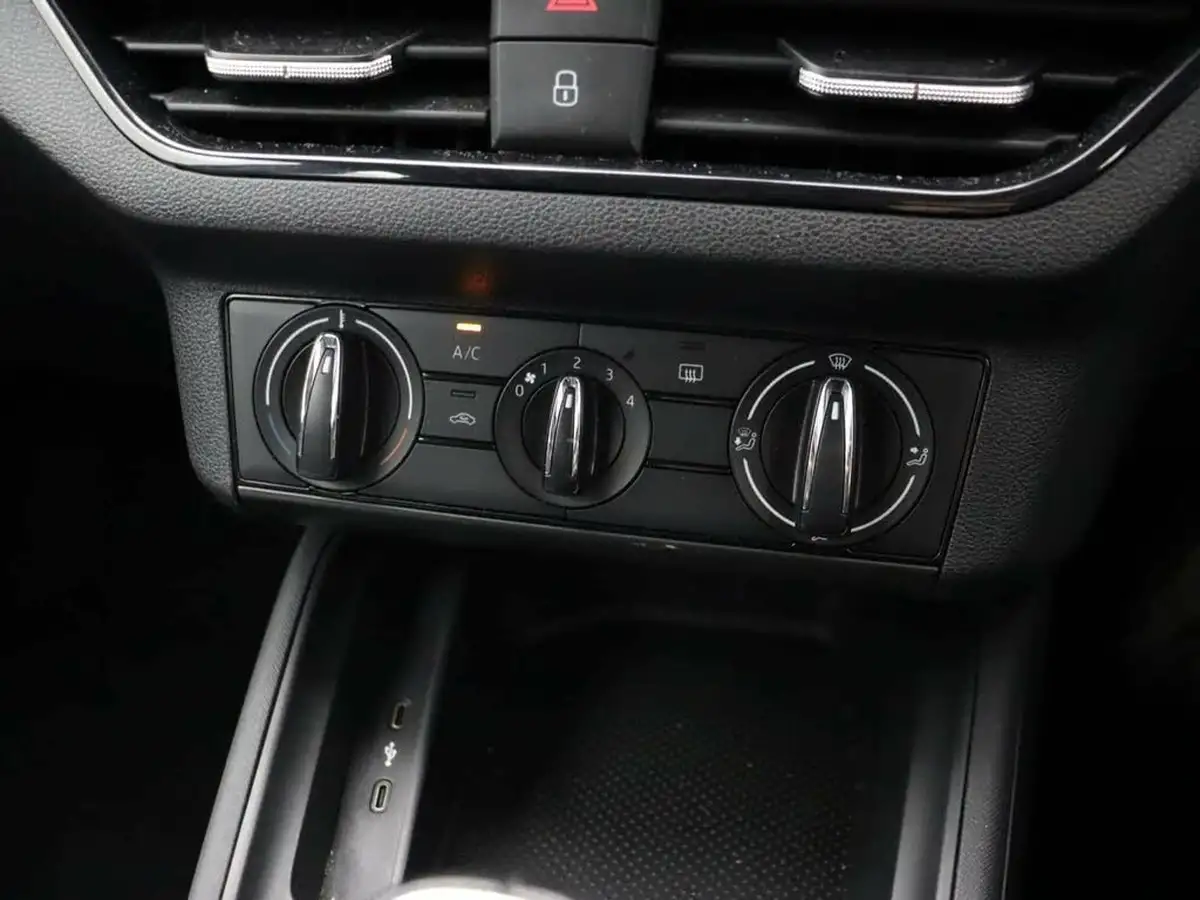 2022-skoda-scala-10-tsi-s-big-27