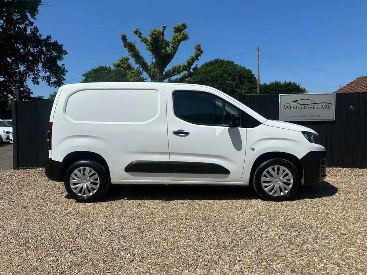 2021-peugeot-partner-15-bluehdi-1000-professional-100ps-eu6dt-panel-big-1