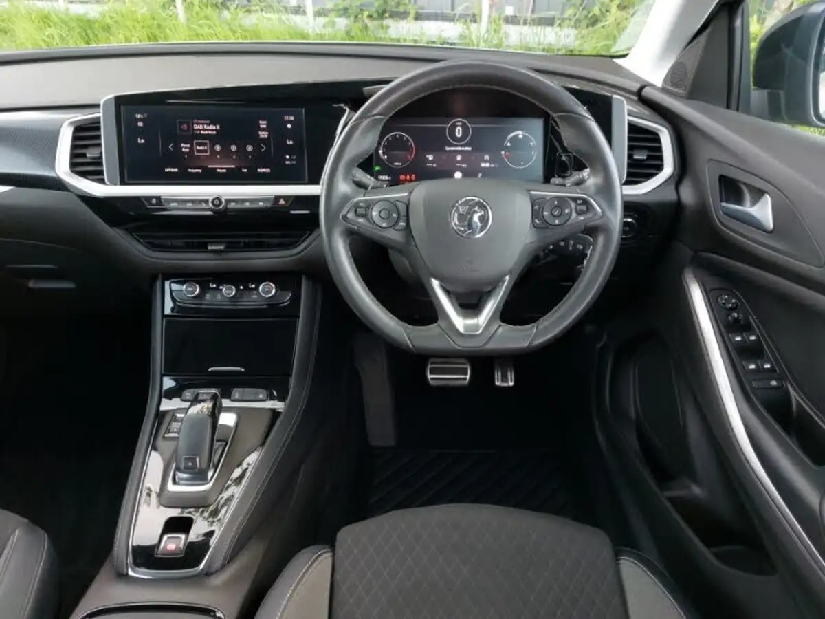 2022-vauxhall-grandland-12-gs-line-auto-big-6