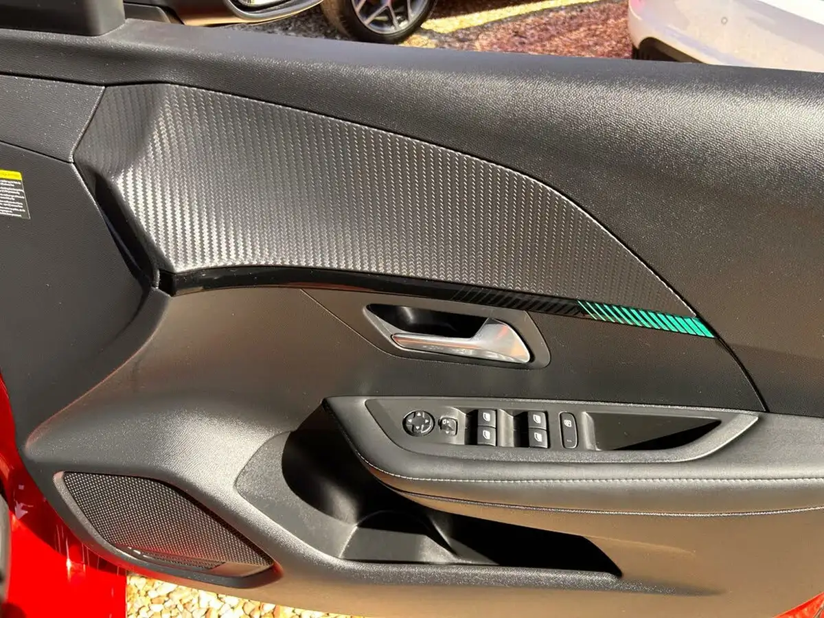 2021-peugeot-208-12-puretech-allure-premium-100bhp-big-26