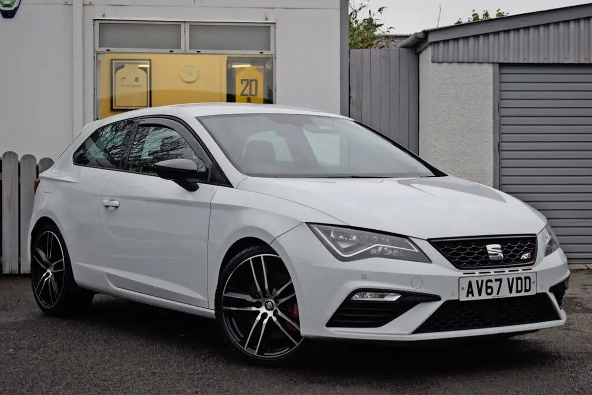 2018-seat-leon-20-tsi-cupra-300-sportcoupe-3d-big-0