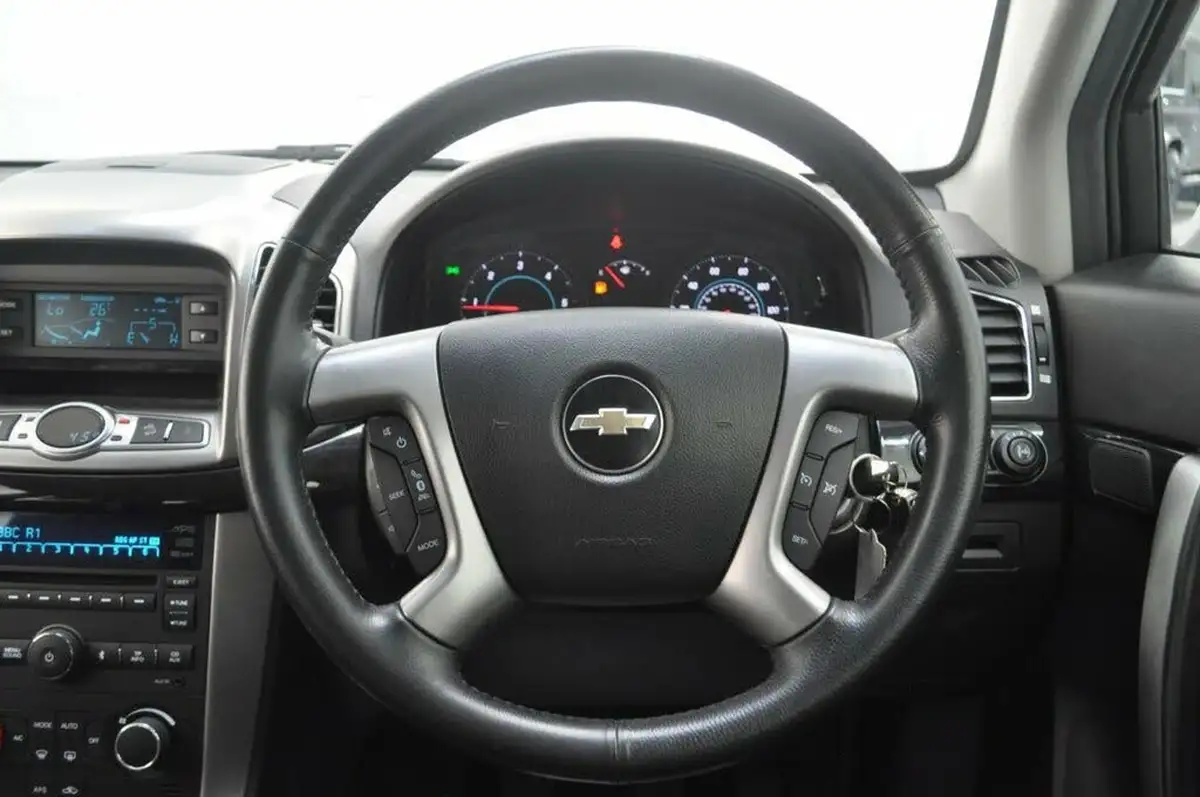 2012-chevrolet-captiva-22td-lt-22vcdi-7st-big-27