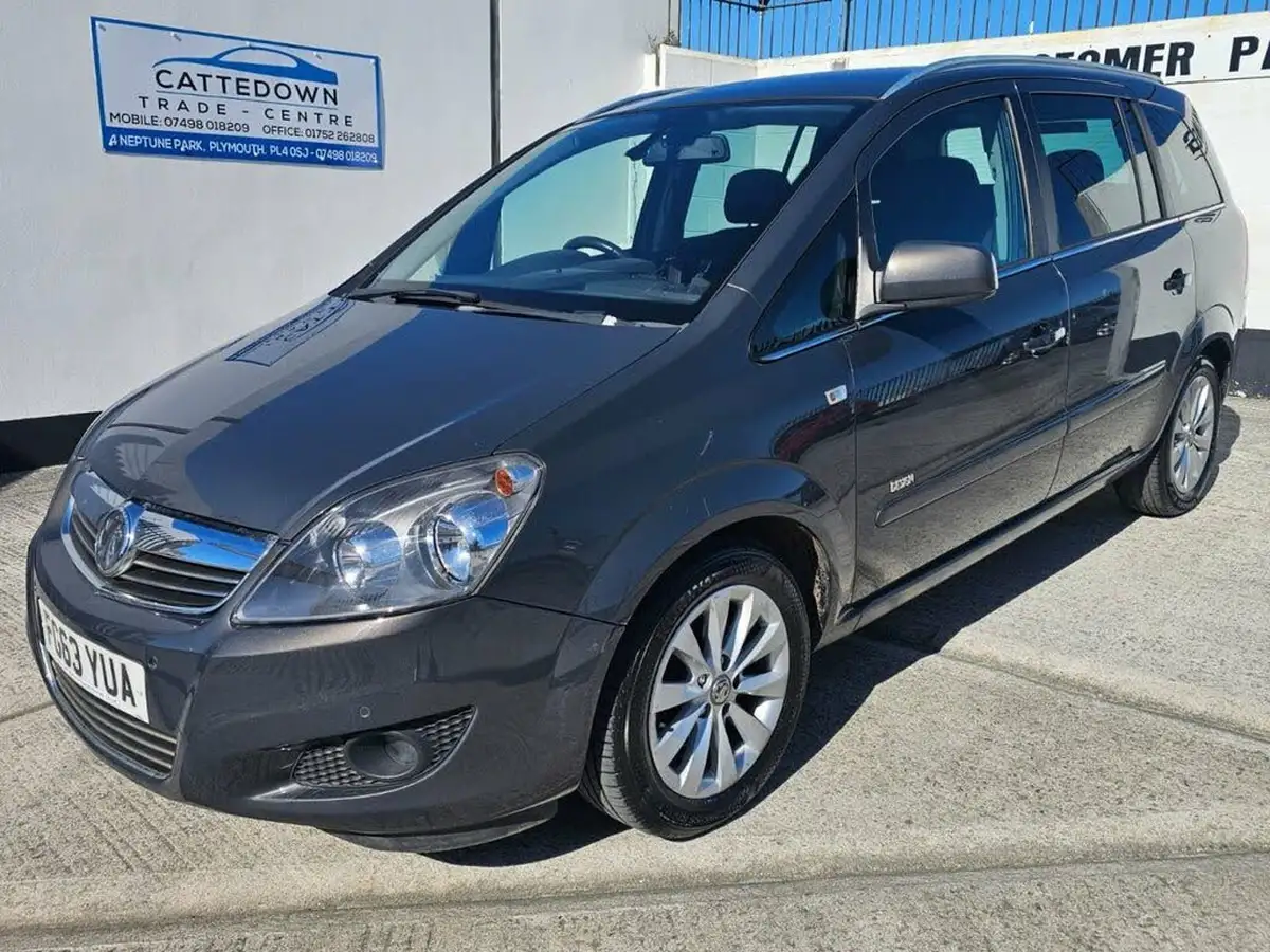 2013-vauxhall-zafira-18-design-140ps-big-0