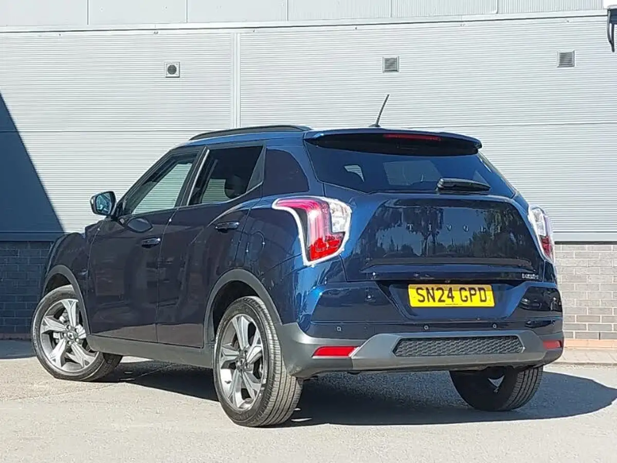 2024-kgm-ssangyong-tivoli-15-k40-auto-big-1