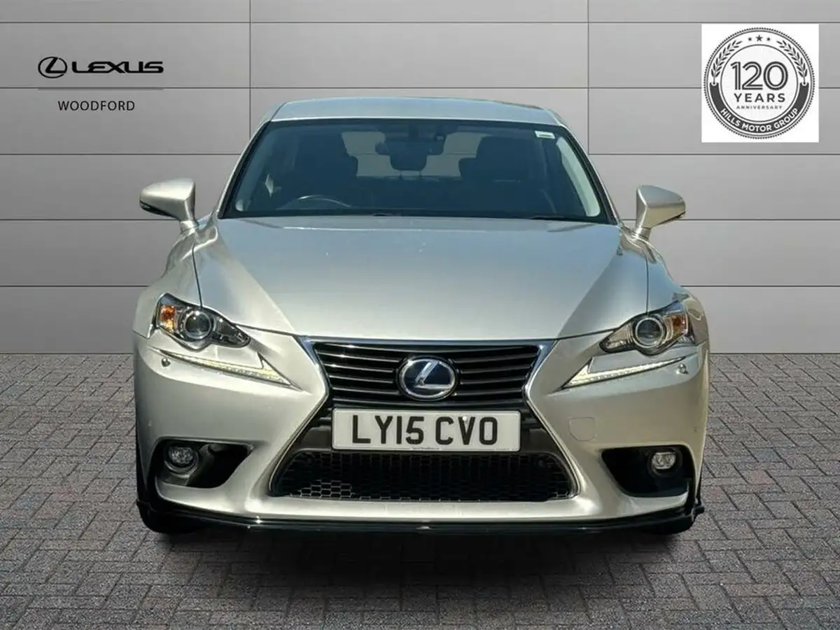 2015-lexus-is-300h-25-executive-edition-big-7