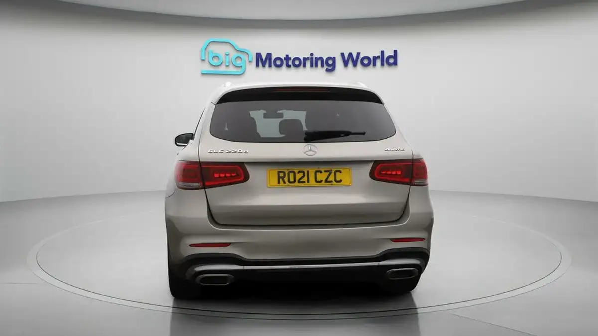 2021-mercedes-benz-glc-class-20d-glc220d-amg-line-station-wagon-5d-1950cc-4matic-plus-big-6