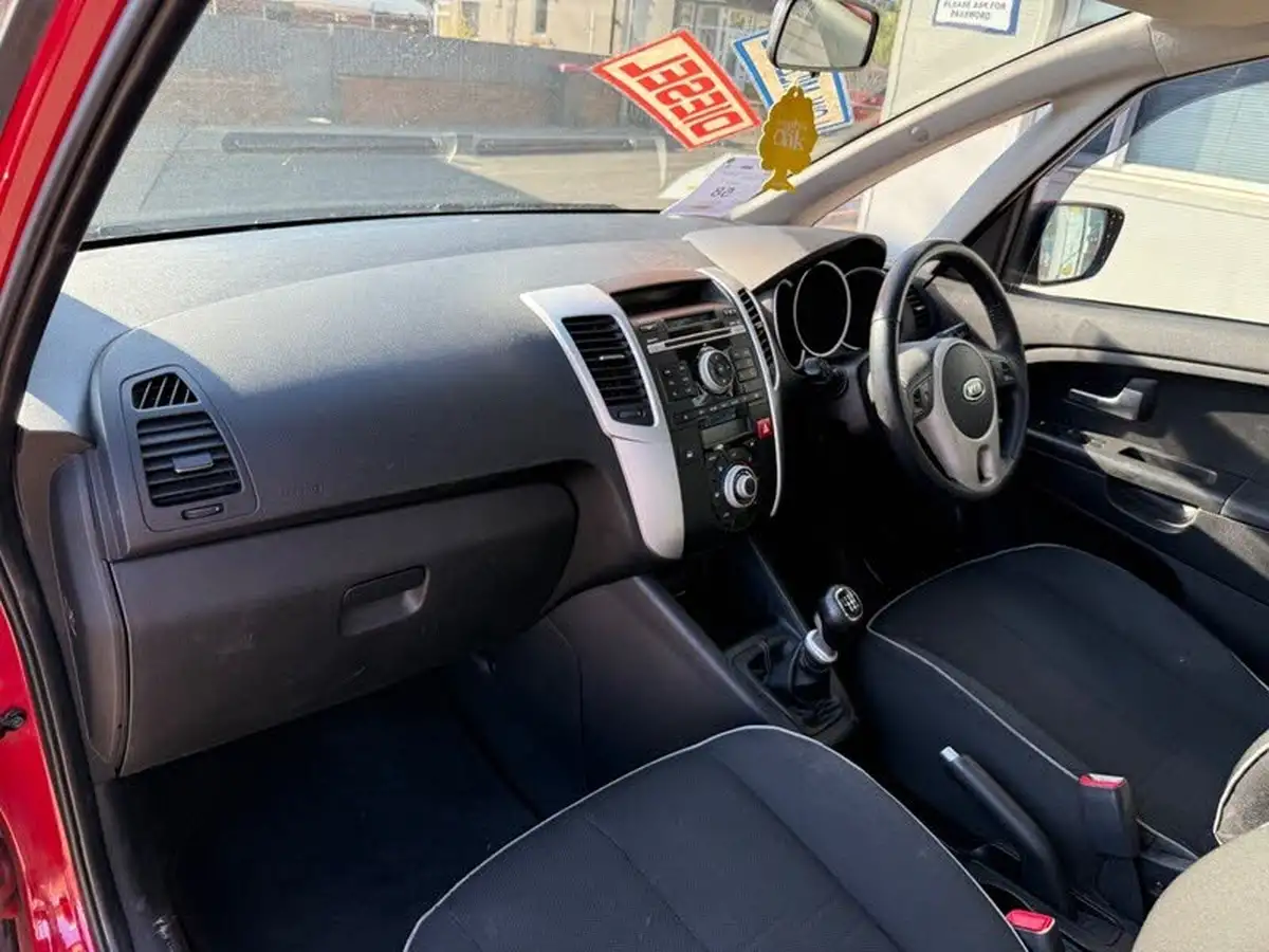 2010-kia-venga-14td-3-ecodynamics-big-17