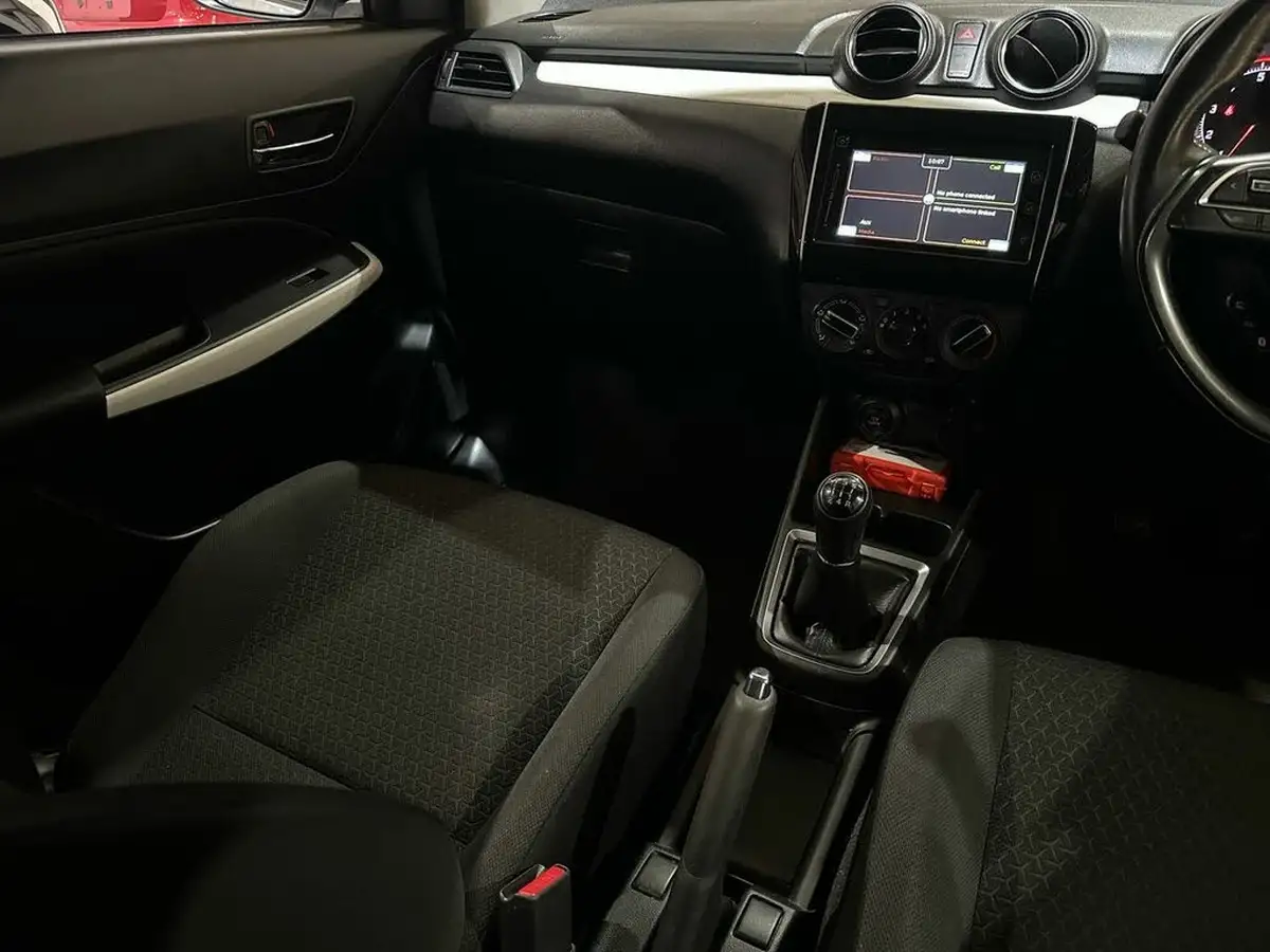 2018-suzuki-swift-10-boosterjet-sz-t-111ps-big-19