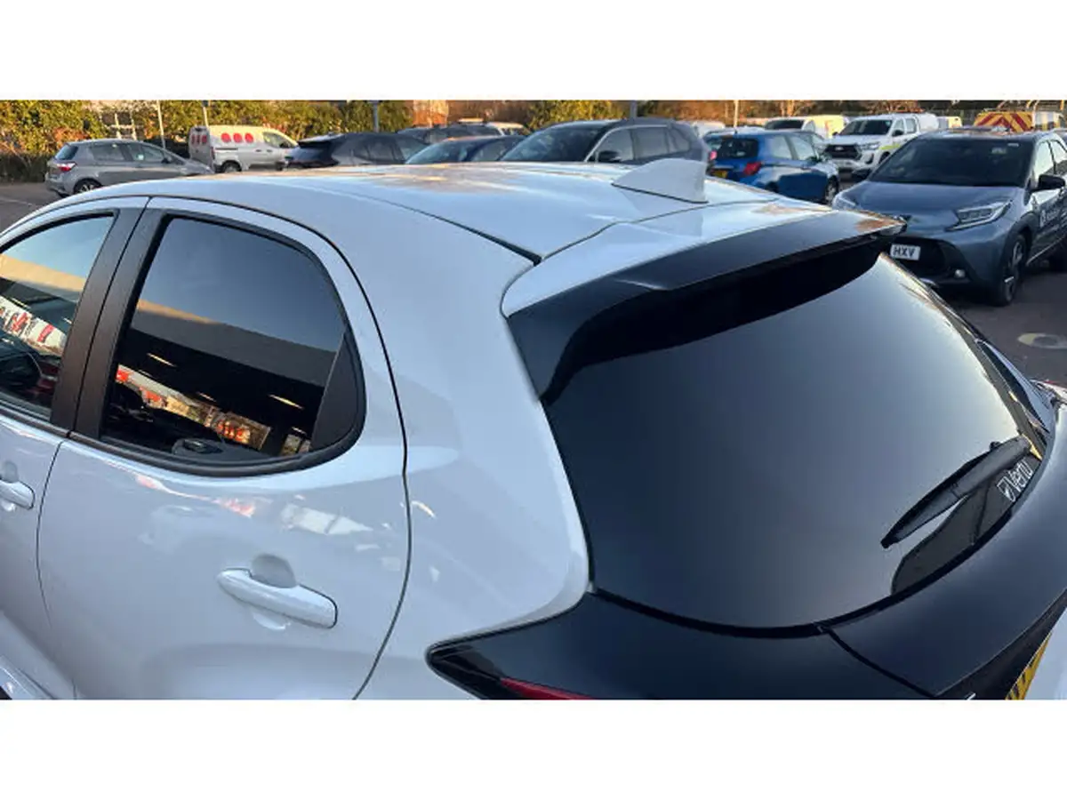 2022-toyota-yaris-15-vvt-i-design-big-26