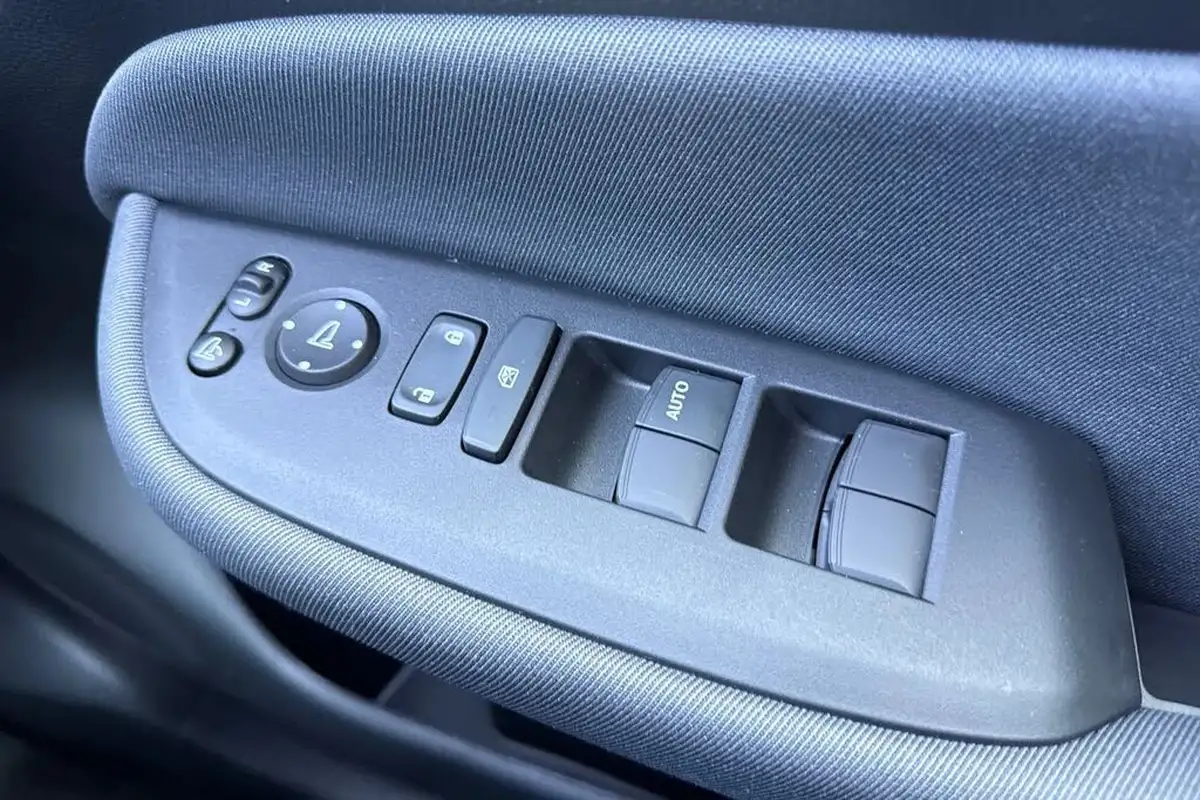2025-honda-jazz-15-i-mmd-elegance-big-24
