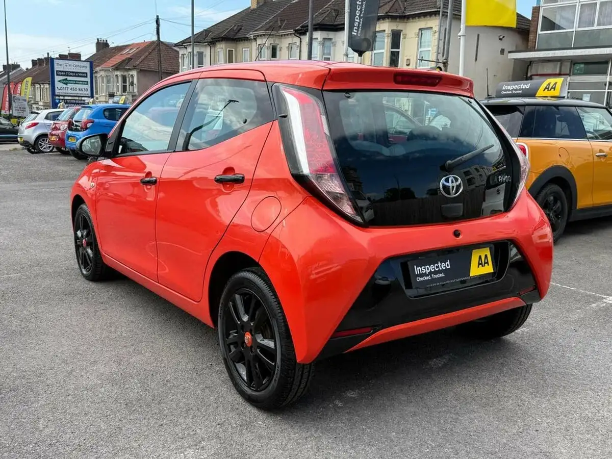 2014-toyota-aygo-10-vvt-i-x-cite-5d-big-7
