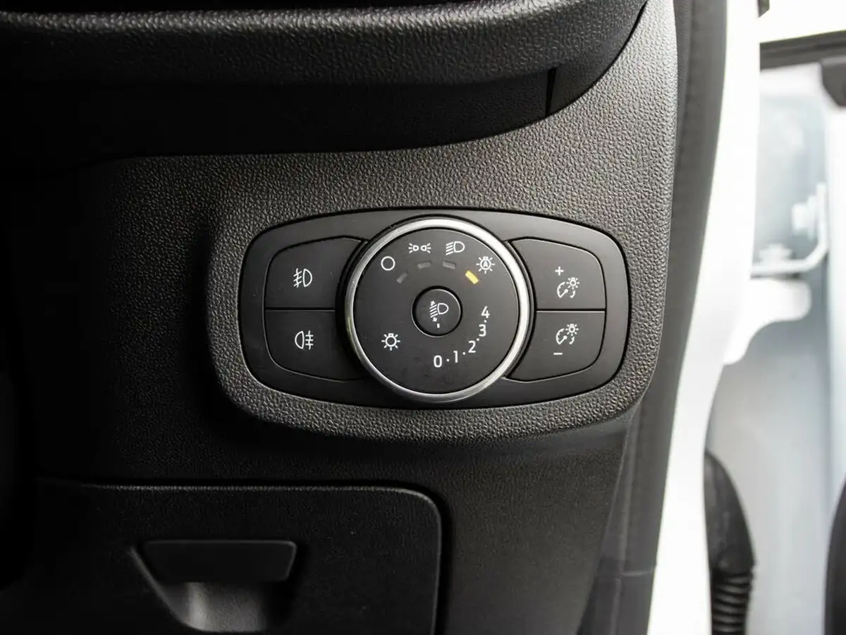 2019-ford-fiesta-10t-titanium-125ps-5d-big-15