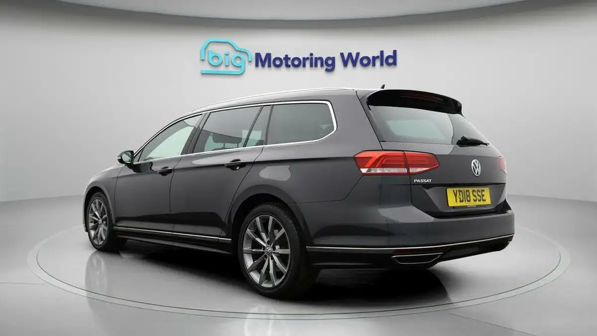 2018-volkswagen-passat-20tdi-r-line-150ps-ss-estate-5d-dsg-big-4
