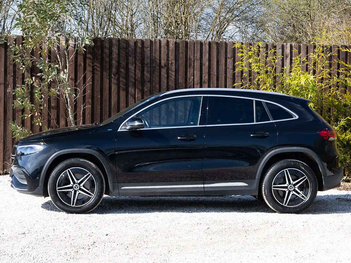 2021-mercedes-benz-eqa-e-eqa-250-amg-line-big-3