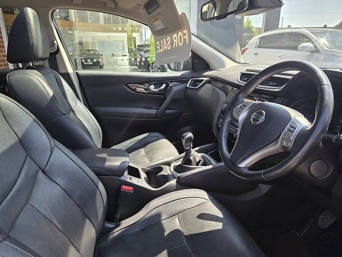 2017-nissan-qashqai-12-dig-t-tekna-big-17