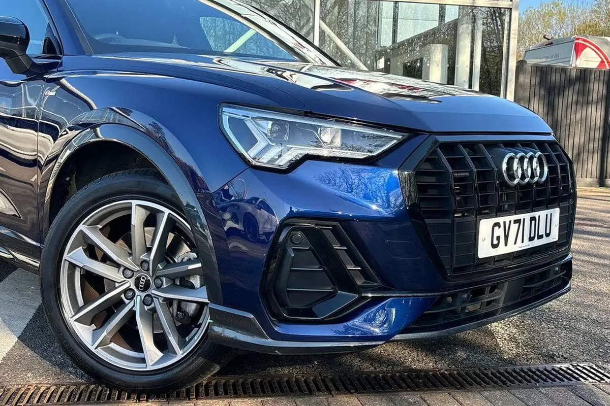2022-audi-q3-20-40-tfsi-black-edition-station-wagon-big-4